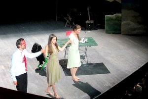 Dörte Lyssewski (rechts) und Jens Harzer (links) ernten höflichen Applaus