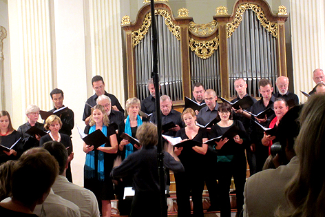 Martin Lindenthal dirigierte mit großer Leidenschaft