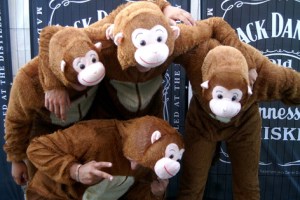 Vier Bären rockten die Jack Daniels Bühne.