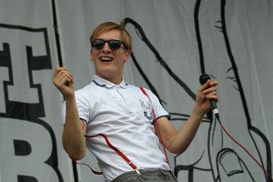 Kraftklub sorgte für gute Stimmung - und mussten nach ihrer Show zahlreiche Autogramme geben.