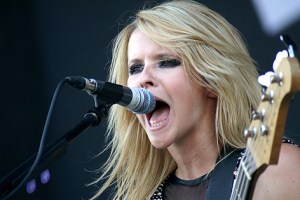 Blickfang: Bassistin Charlotte Cooper von "The Subways".