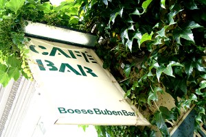 Die Böse Buben Bar: Hier treffen sich Unternehmer, Künstler, Juristen, Journalisten und Studenten. 