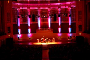 Es groovt und swingt, wenn Kennedys Quartett ein paar Werke von Bach interpretieren. 