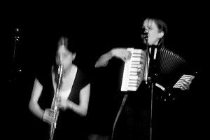 Bewegender Auftritt: Radeschnig singen Schlager-, Gstanzl-, Heavy Metal- und Musicalnummern. 