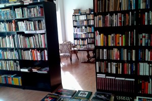 Raritäten zu Sonderpreisen befinden sich in Extraregalen. 