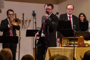 Songeinlagen, Alfred Lauss-Linhart und seine Musikrevue 