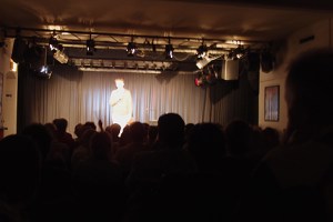 Klaus Eckel füllt die deutschsprachigen Kleinkunstbühnen - völlig zurecht! 