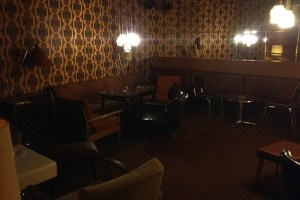 Hinterzimmer und Raucherbereich