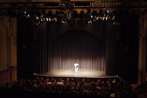 Gunkls Bühnenshow: Stehen. Reden. Verbeugen.